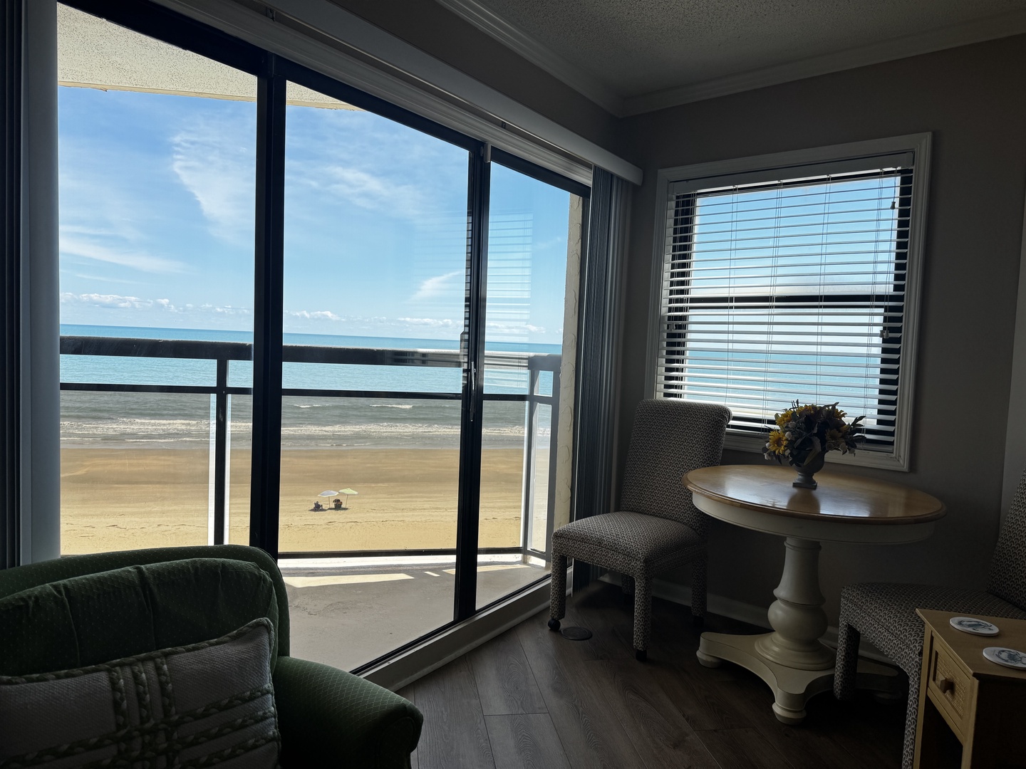 LR View