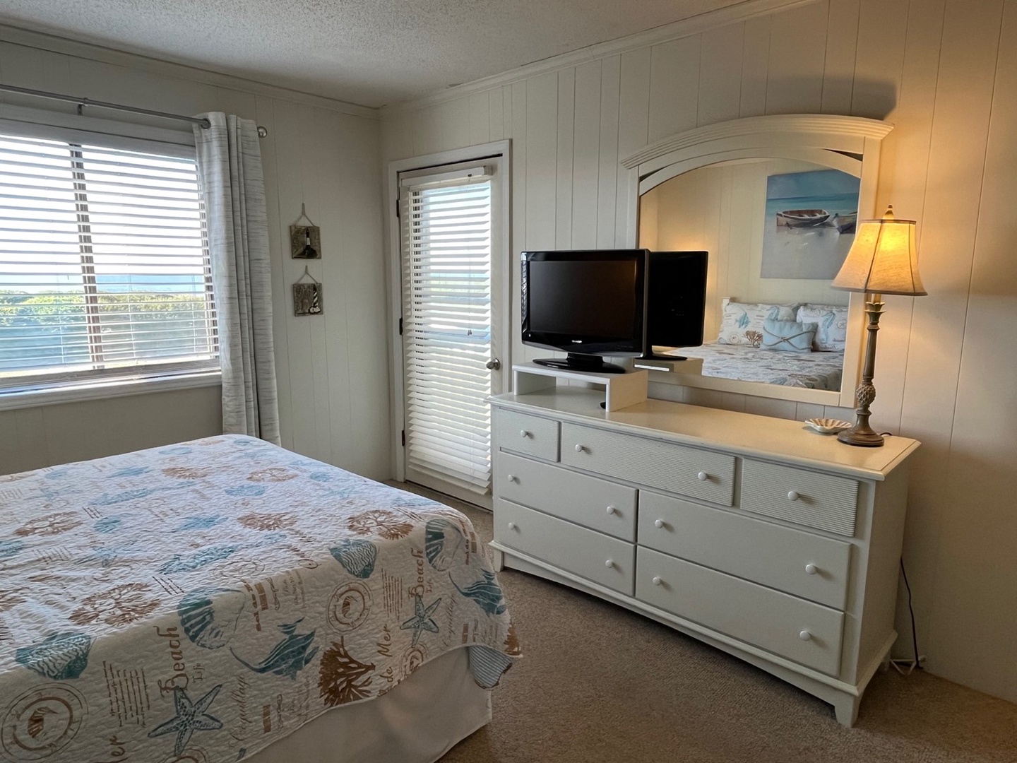 13 - oceanfront bedroom