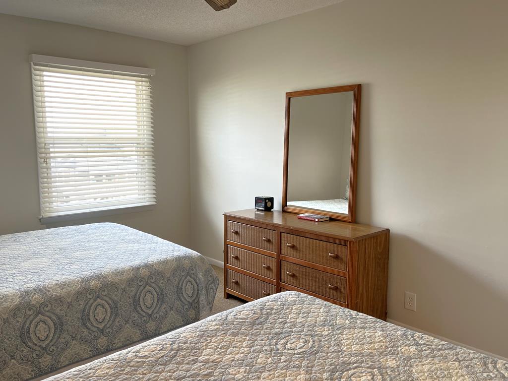 Bedroom 6 - Upstairs - Two Queens