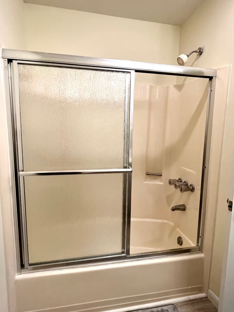 bedroom 1 private bath - tub-shower