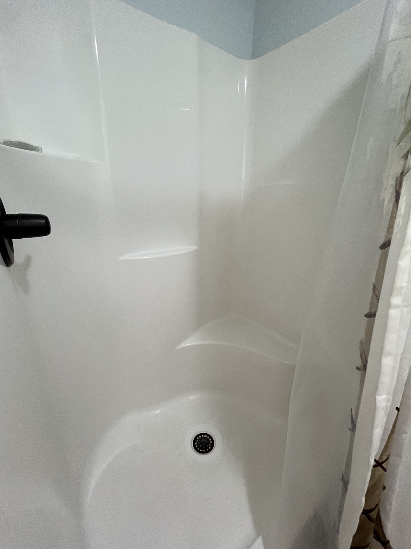 bath shared by bedrooms 3 and 4