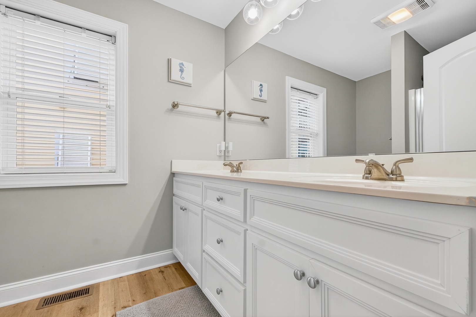 Private Bath Bedroom 4-2