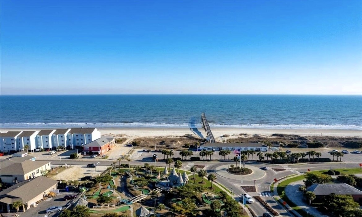 Causeway Drive - Pier