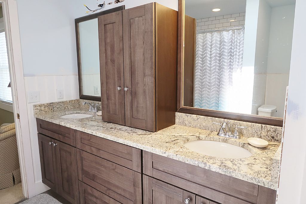 28 - bathroom tub shower