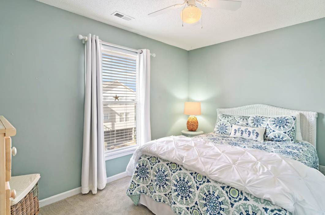 Upstairs Queen Bedroom