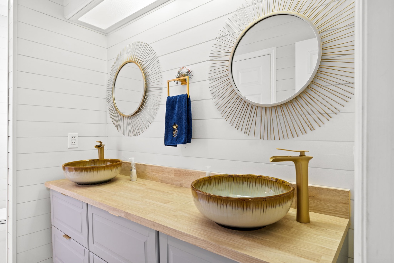 private bath bedroom 1