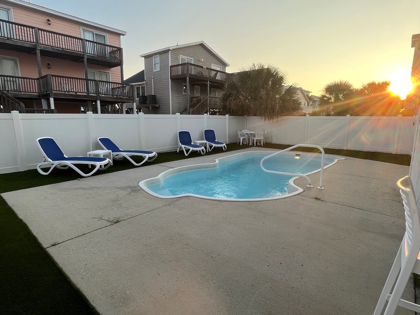 2 - pool - sunrise