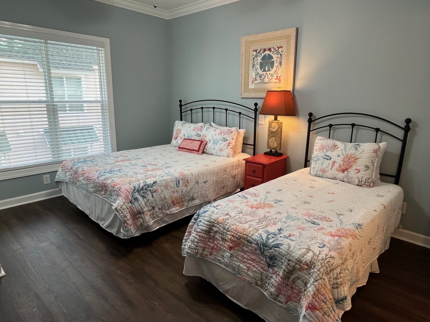 bedroom 4 - queen and twin