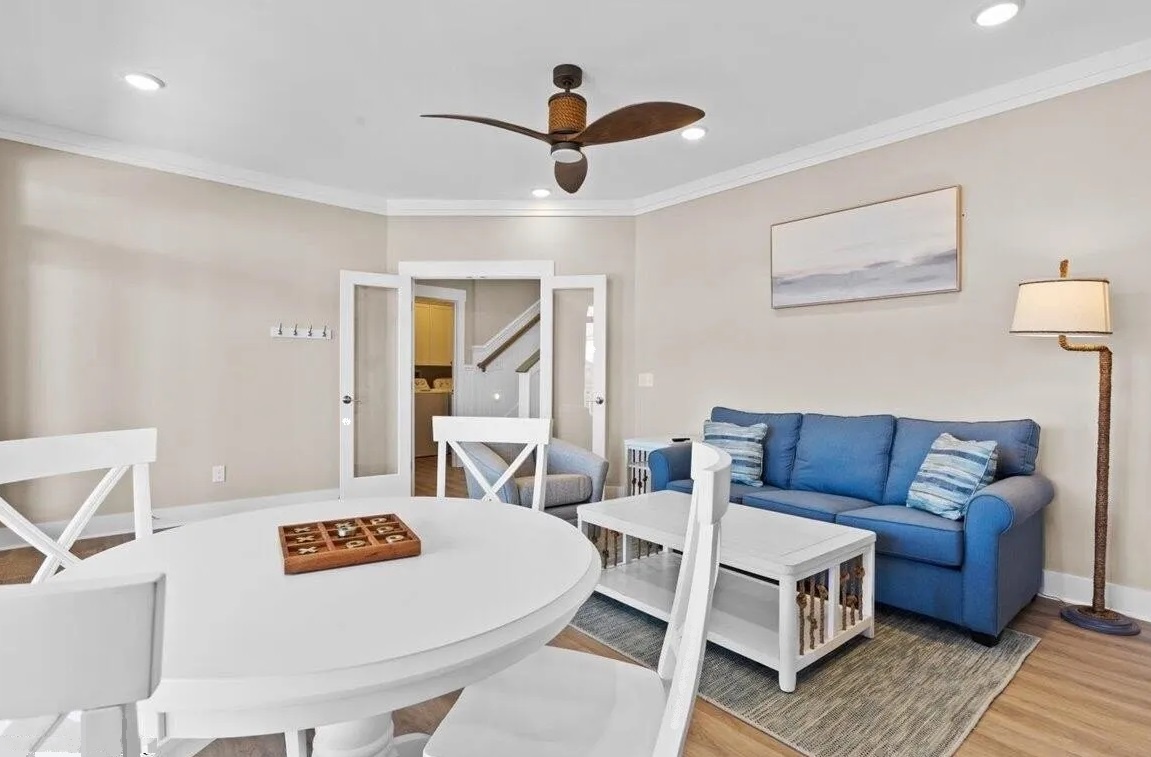 52 - living area first level