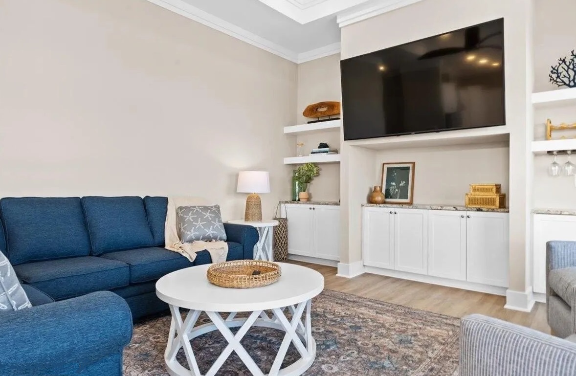 25 - living area second level