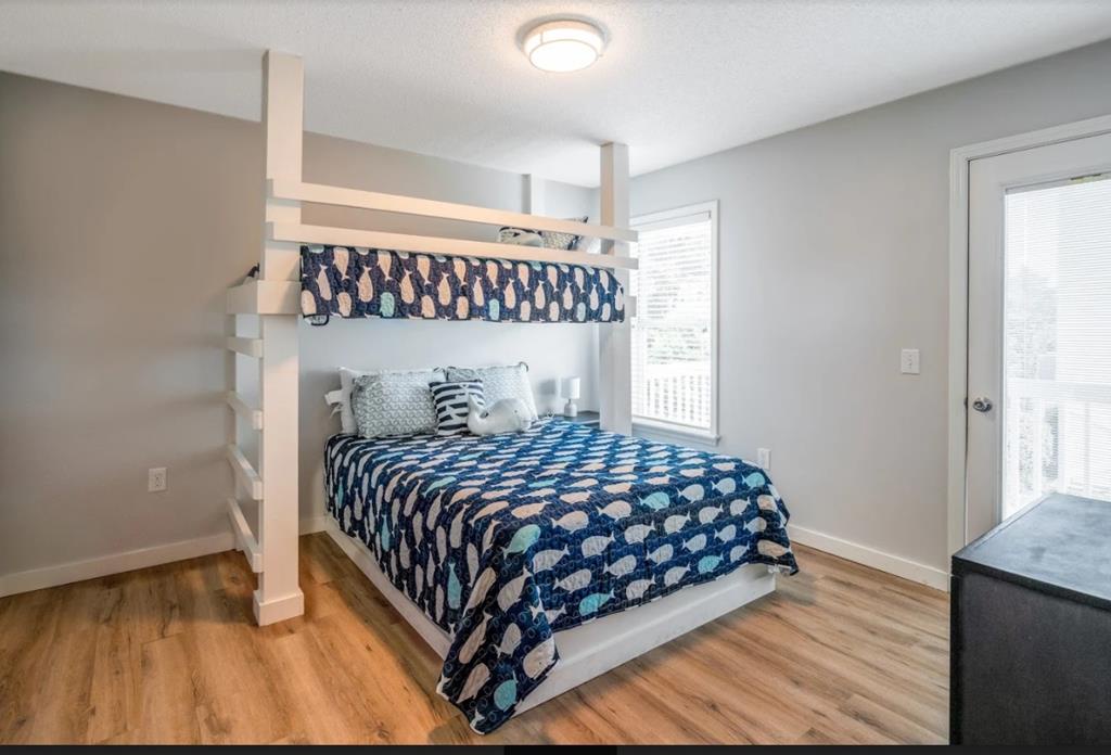 Downstairs Bedroom - Queen and Twin