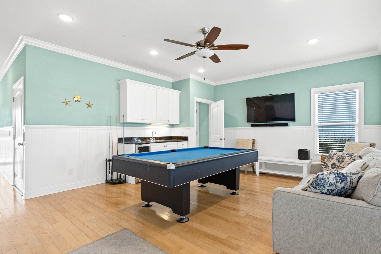 Living area - pool table