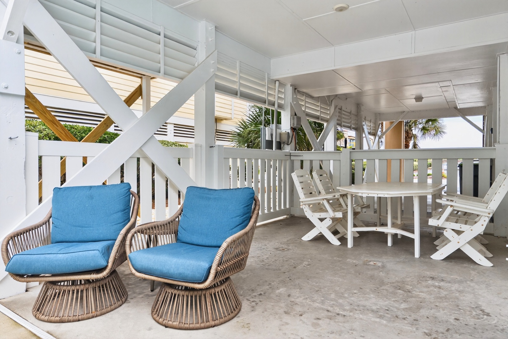 Outdoor Living Area 6