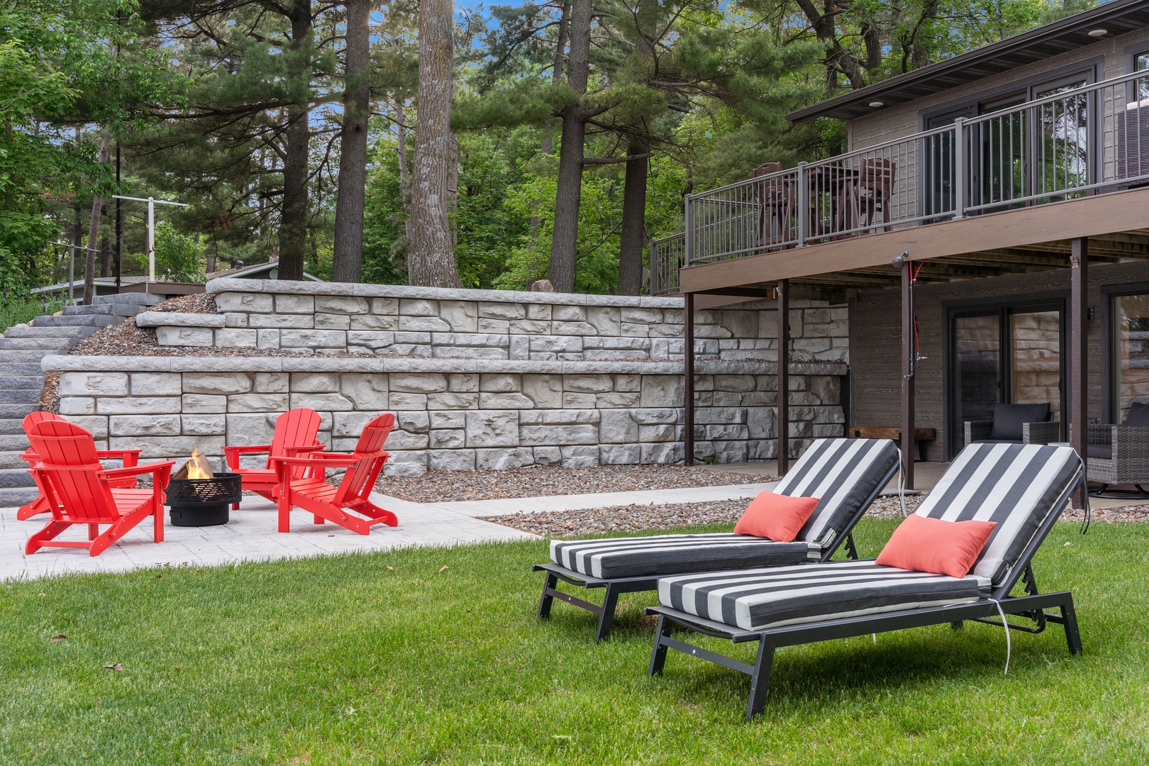 Loung Chairs