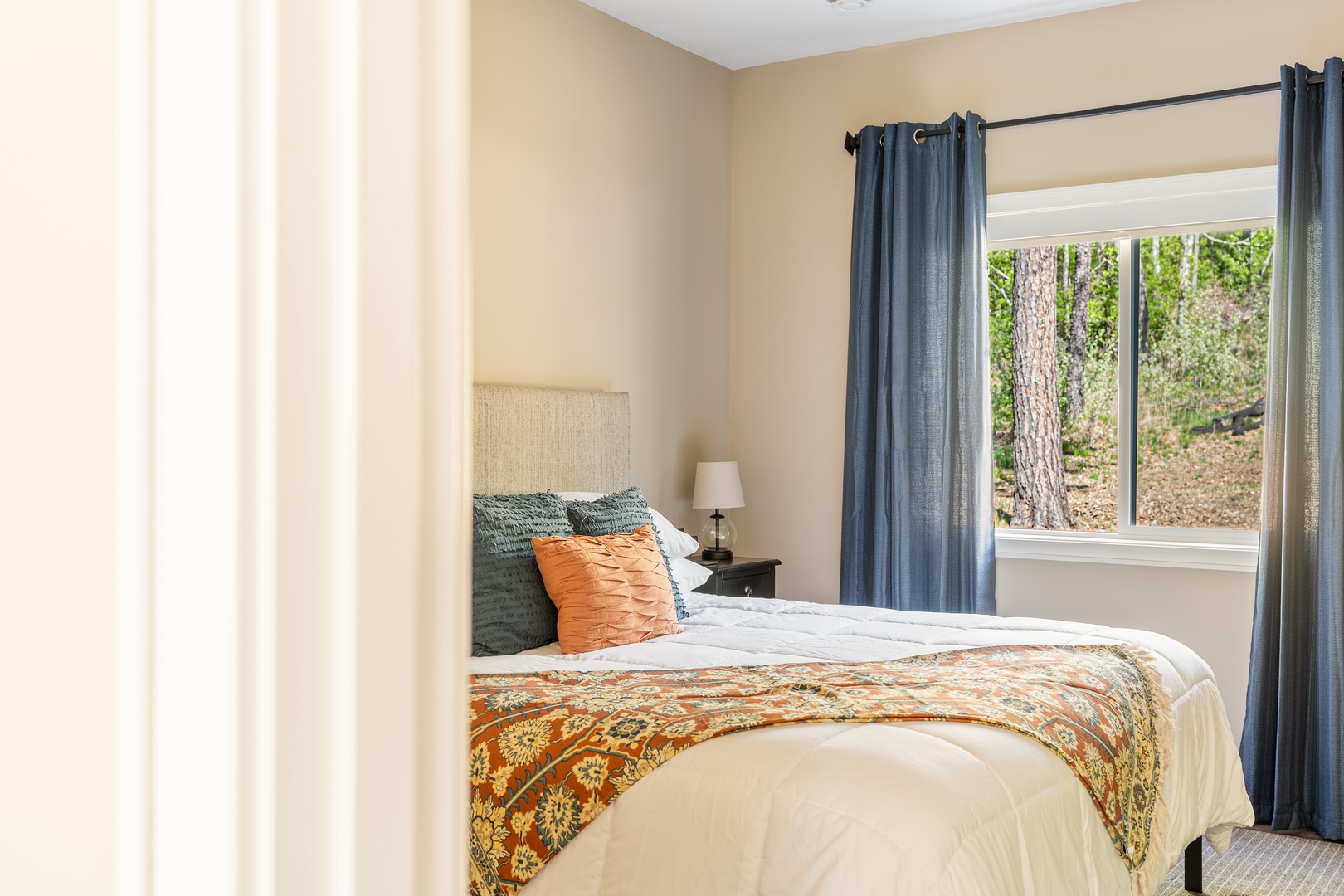 Main Level Primary Suite- King