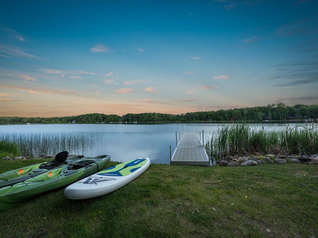 2 kayaks + 1 SUP available