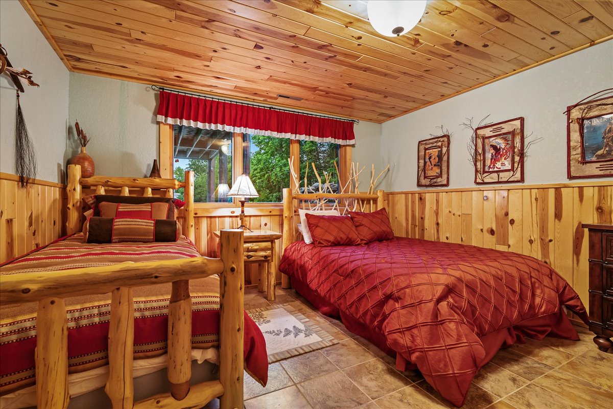 Bedroom - Lower Level 2 Twins