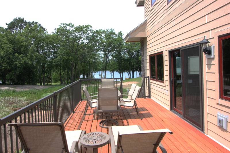 Lakeview Deck, easy access to beach and docks