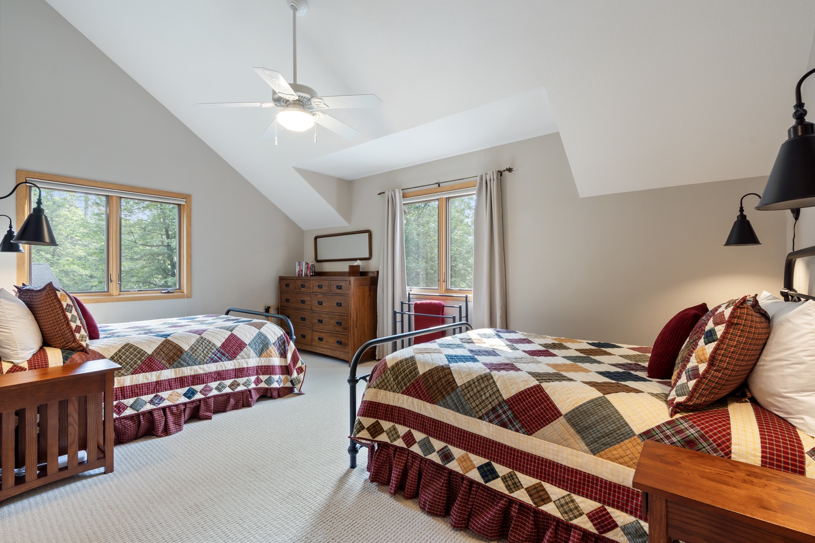 Double Full Bedroom: Upper Level