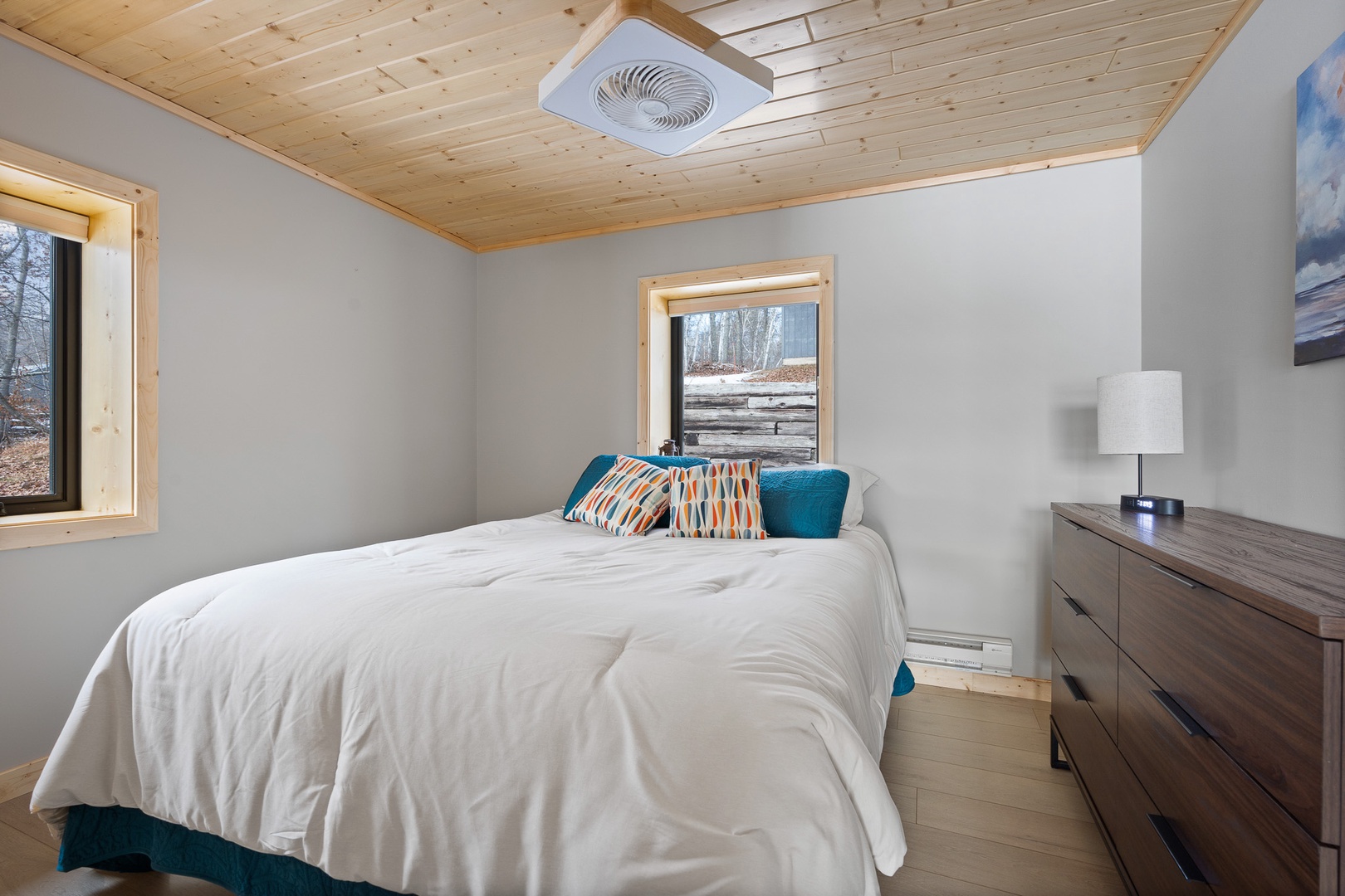 Queen Bedroom