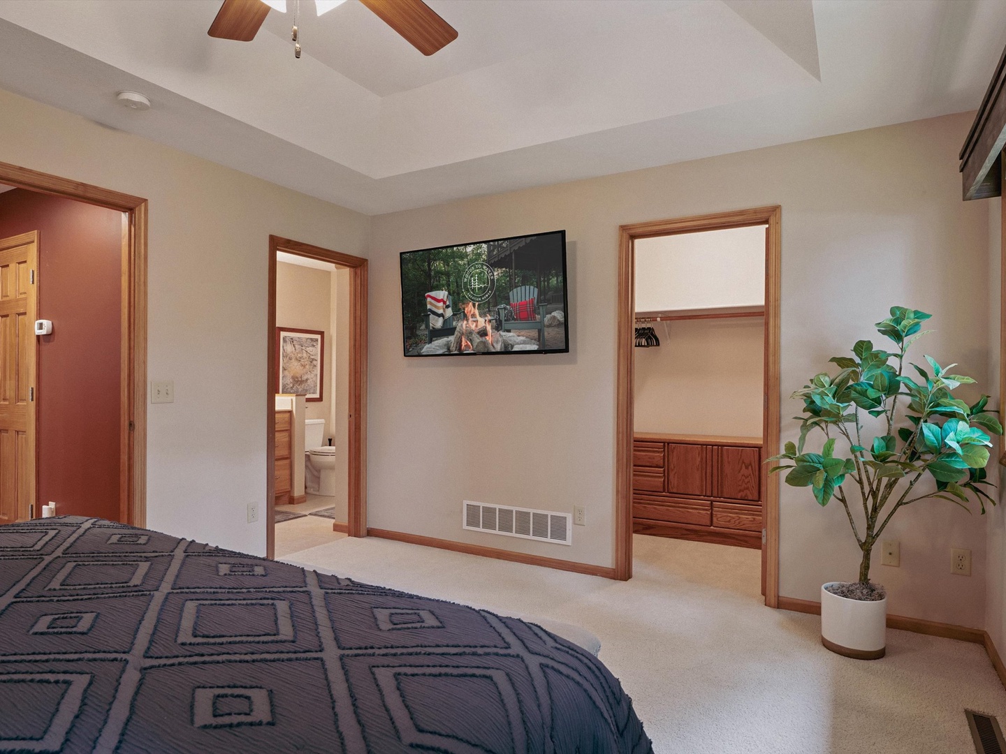 Large main level master bedroom with ensuite & closet.