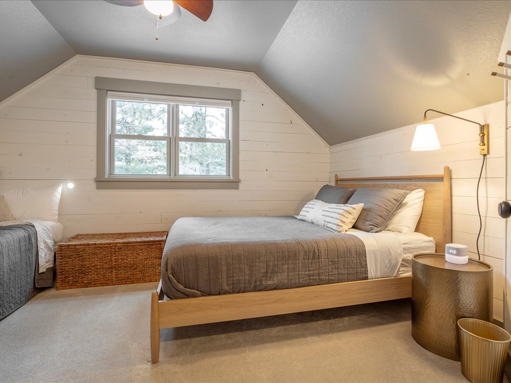 Bedroom with Queen Bed + Extra Daybed