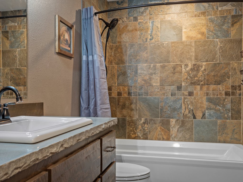 Main Floor Full Bath Ensuite #1