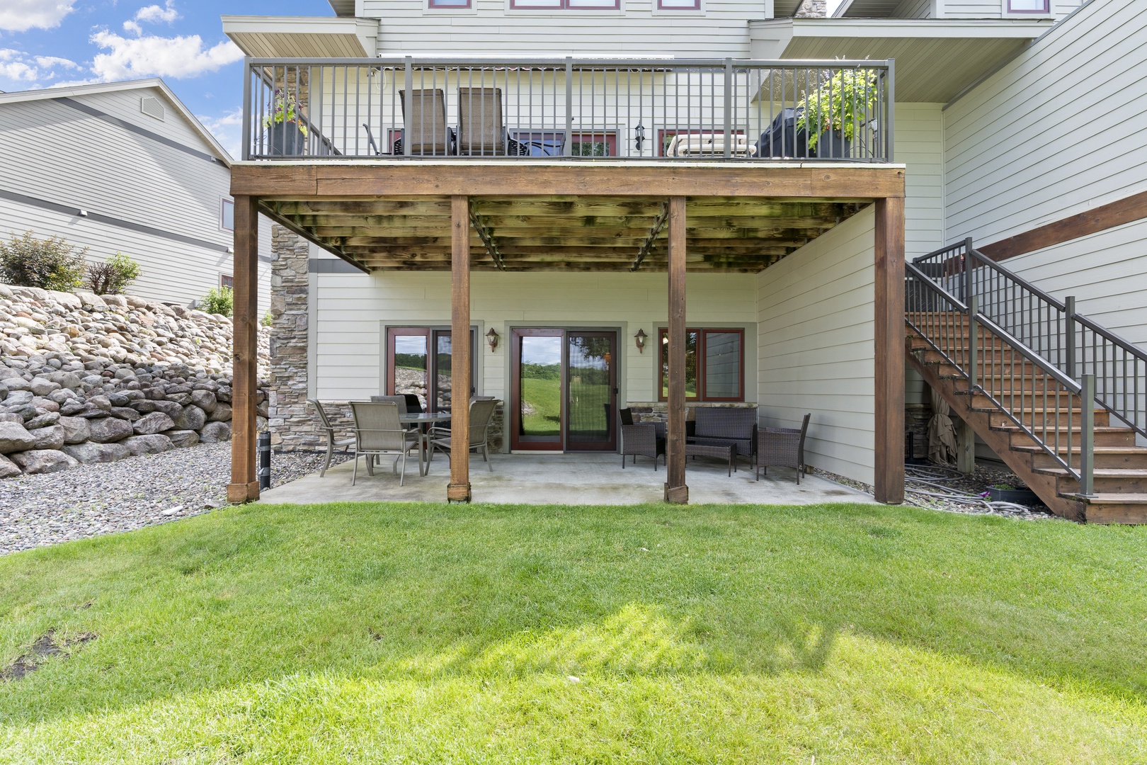 Patio dining - walk directly to the Beach