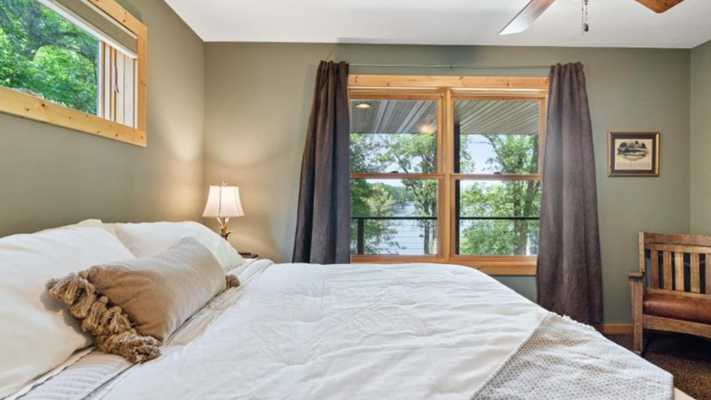 Primary Bedroom - King - Lakeview MF