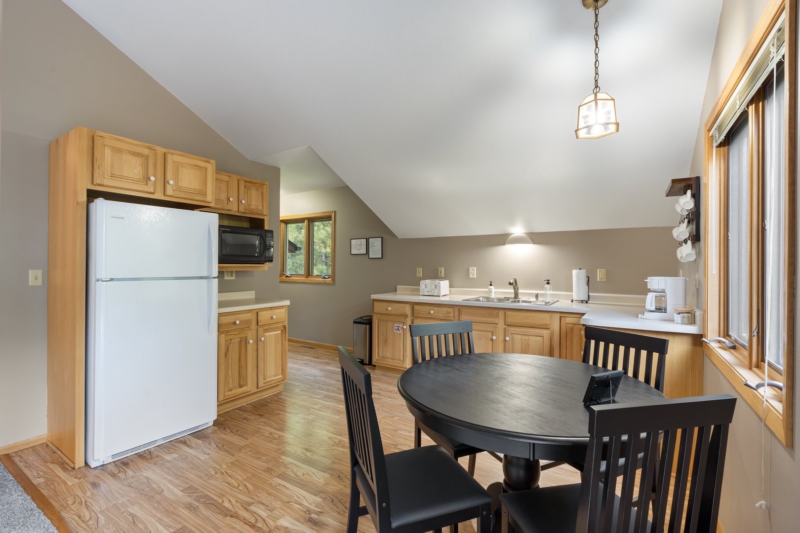 Guest House Dining Area