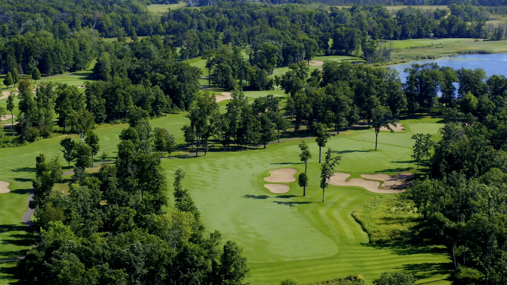 Close to the area's top golf courses