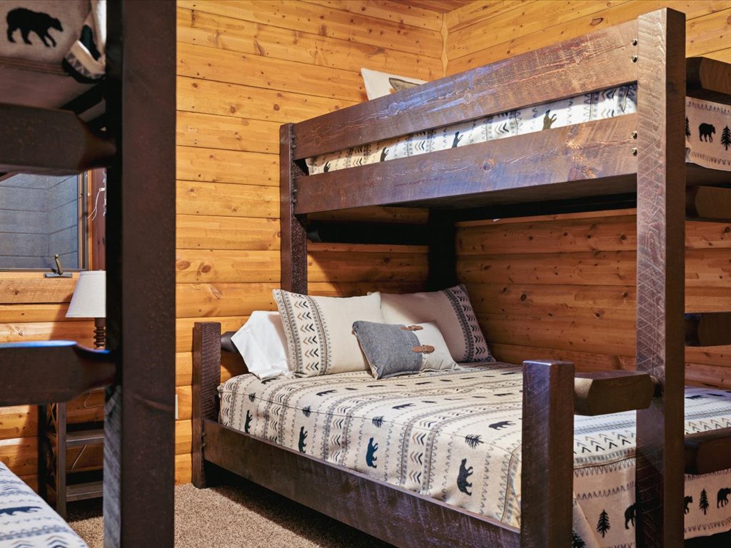 Bunk Room- Queen/Twin and Twin/Twin Bunks