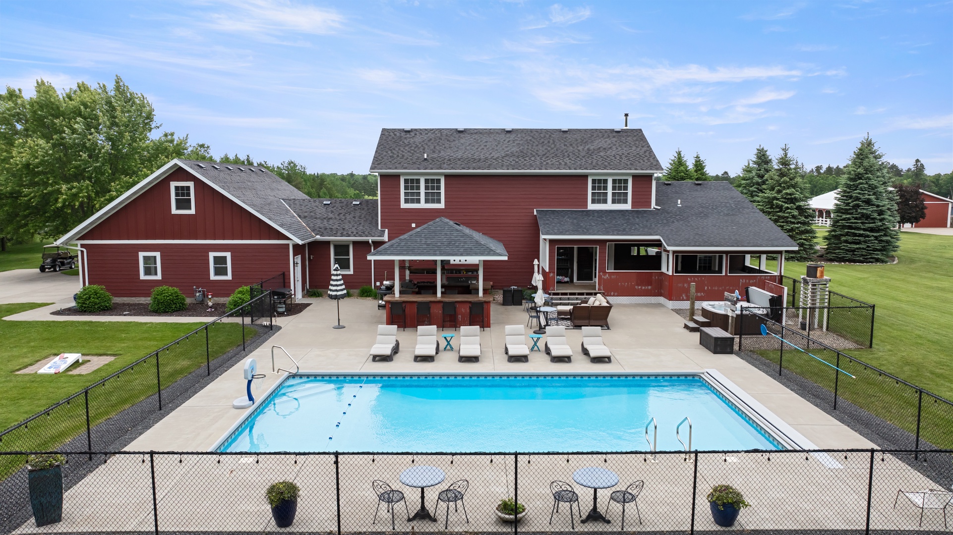 Fenced in Pool