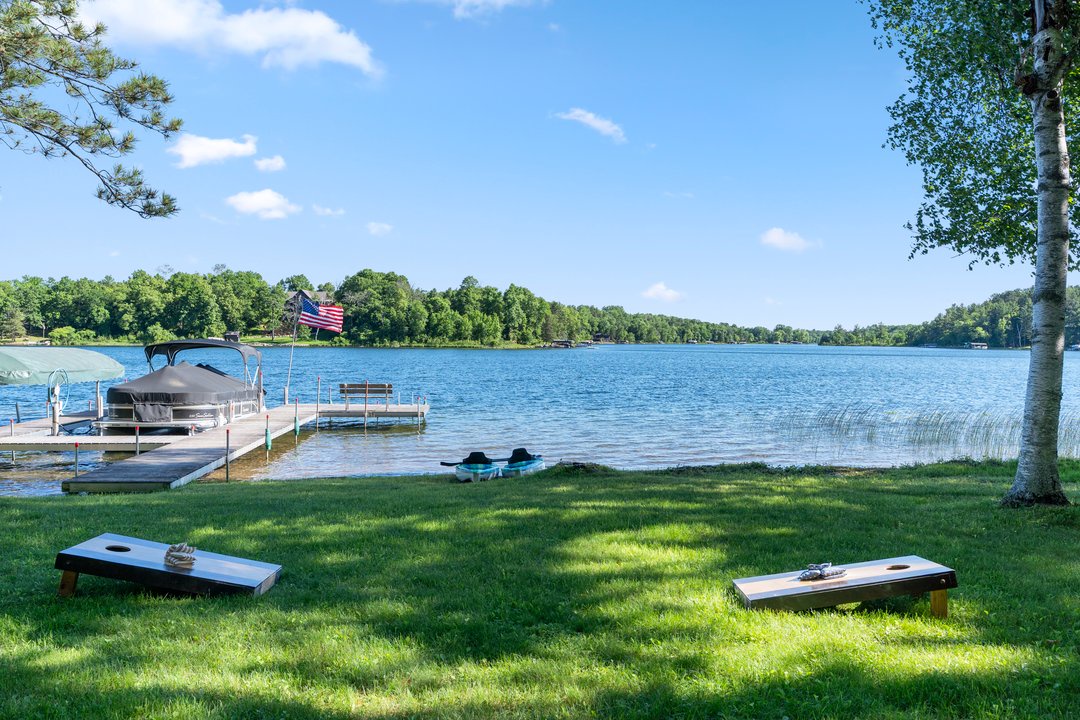 Peaceful lakefront property with lot of activities for outdoor fun