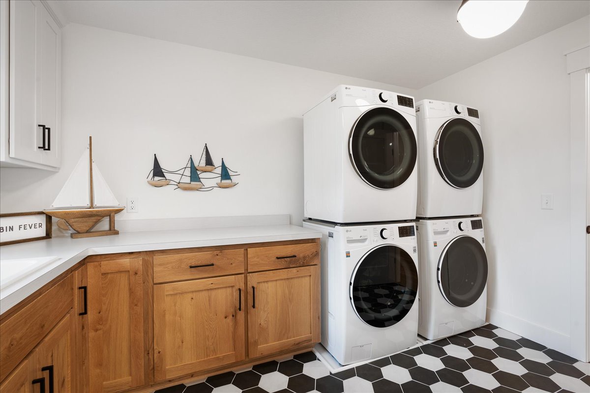 Laundry Upstairs - 2 Units