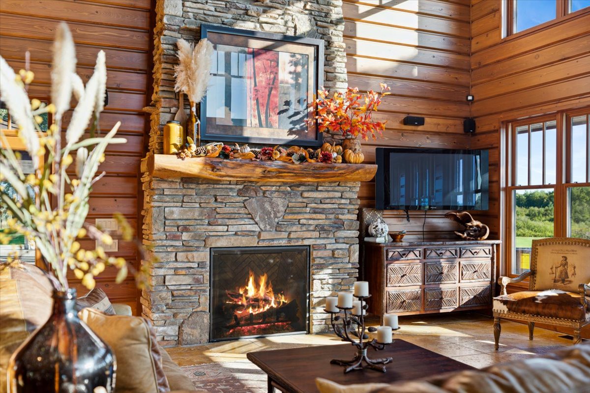 Main Lodge -  Living Room