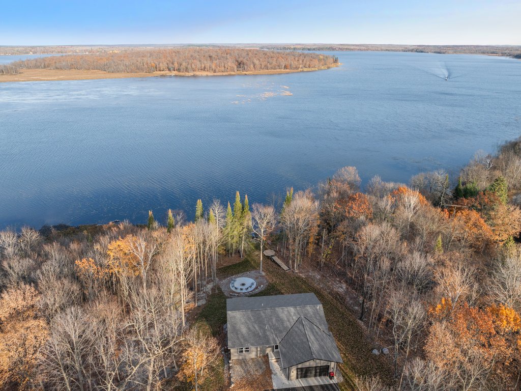 Boy Lake- Next to Boat Landing - Great for Summer and Ice Fishing