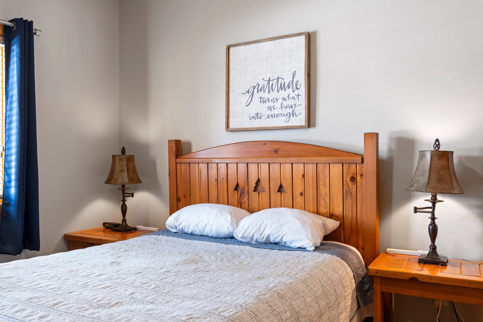 2nd Bedroom - Queen