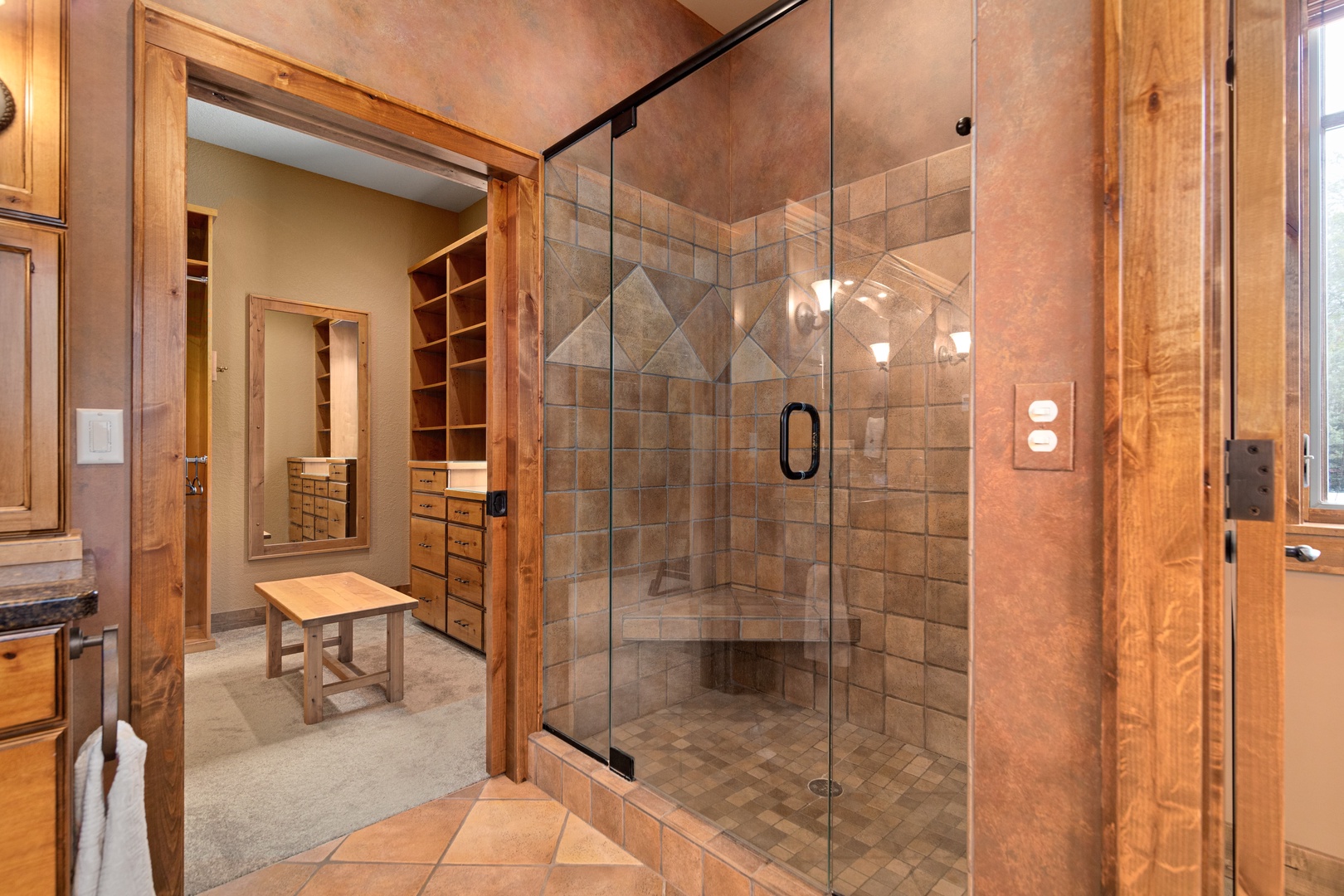 Ensuite - Main Floor