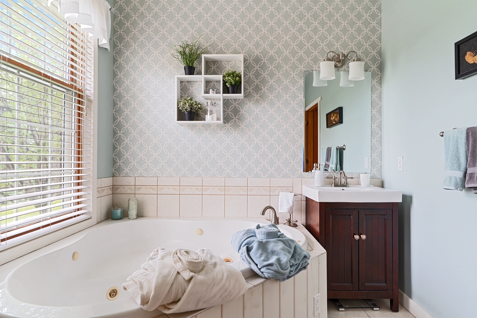 Primary Bath sink and soaking tub
