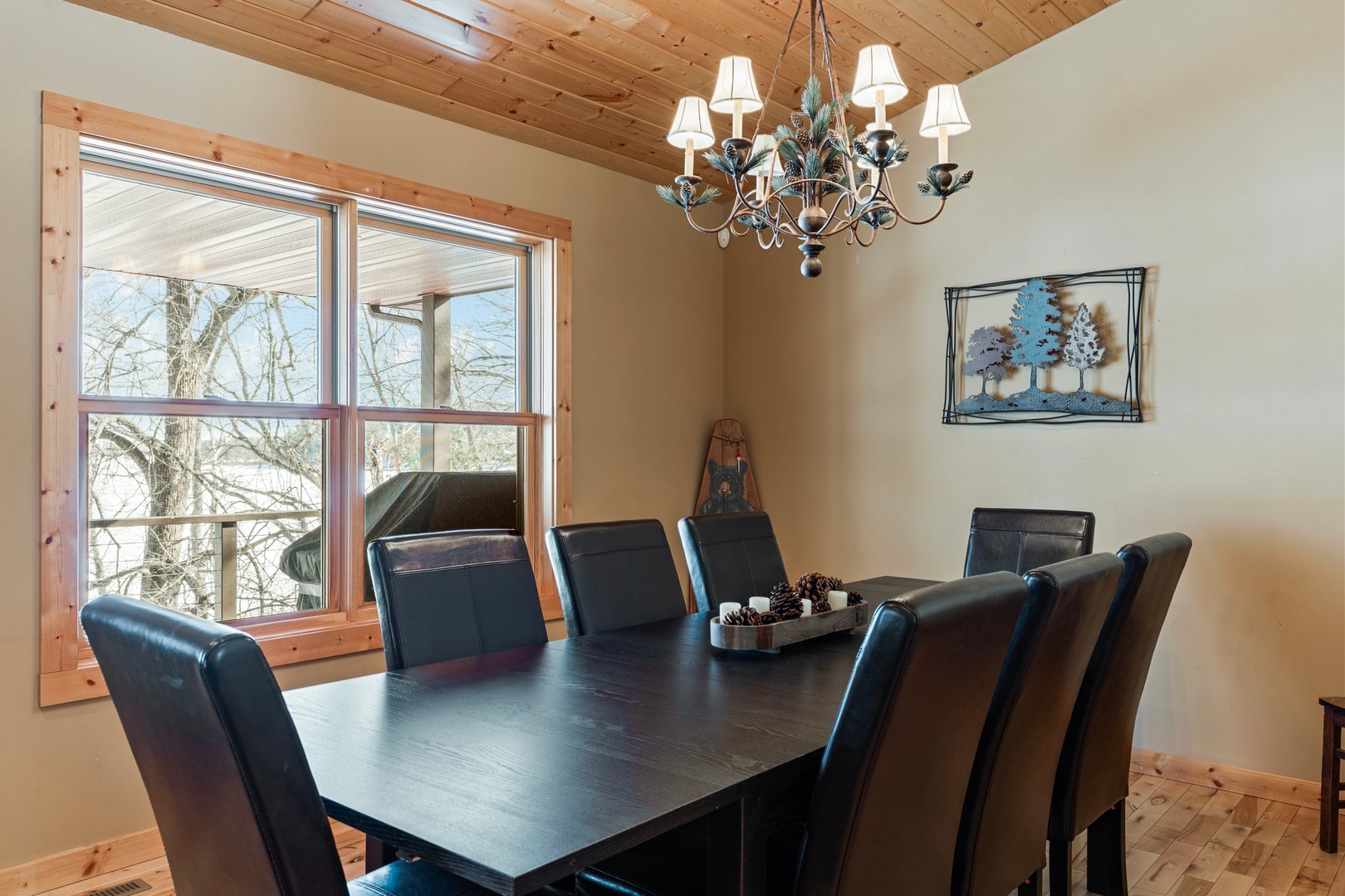Gather around the dining table, the perfect atmosphere for memorable meals together.
