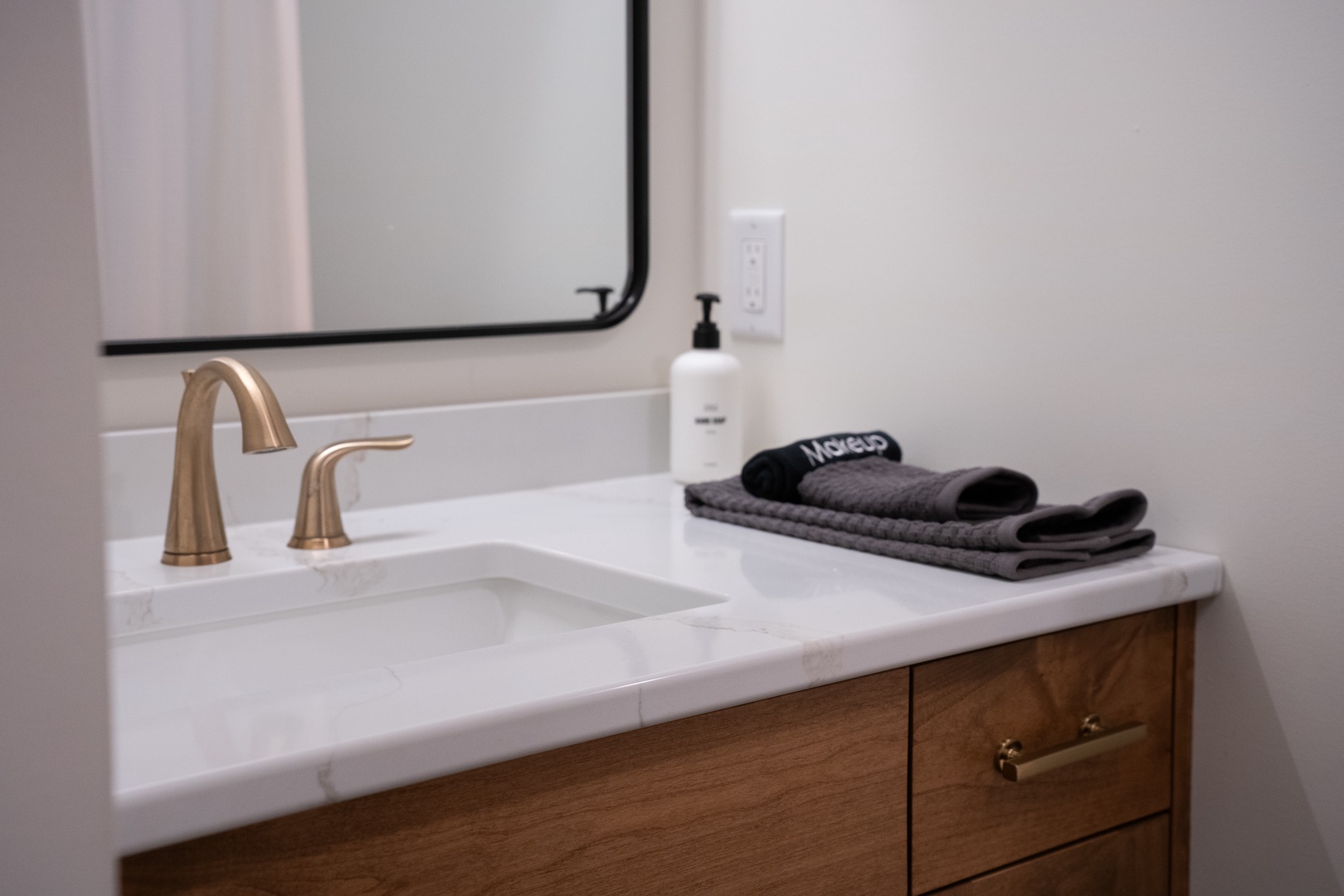 Lower Level Full Bathroom