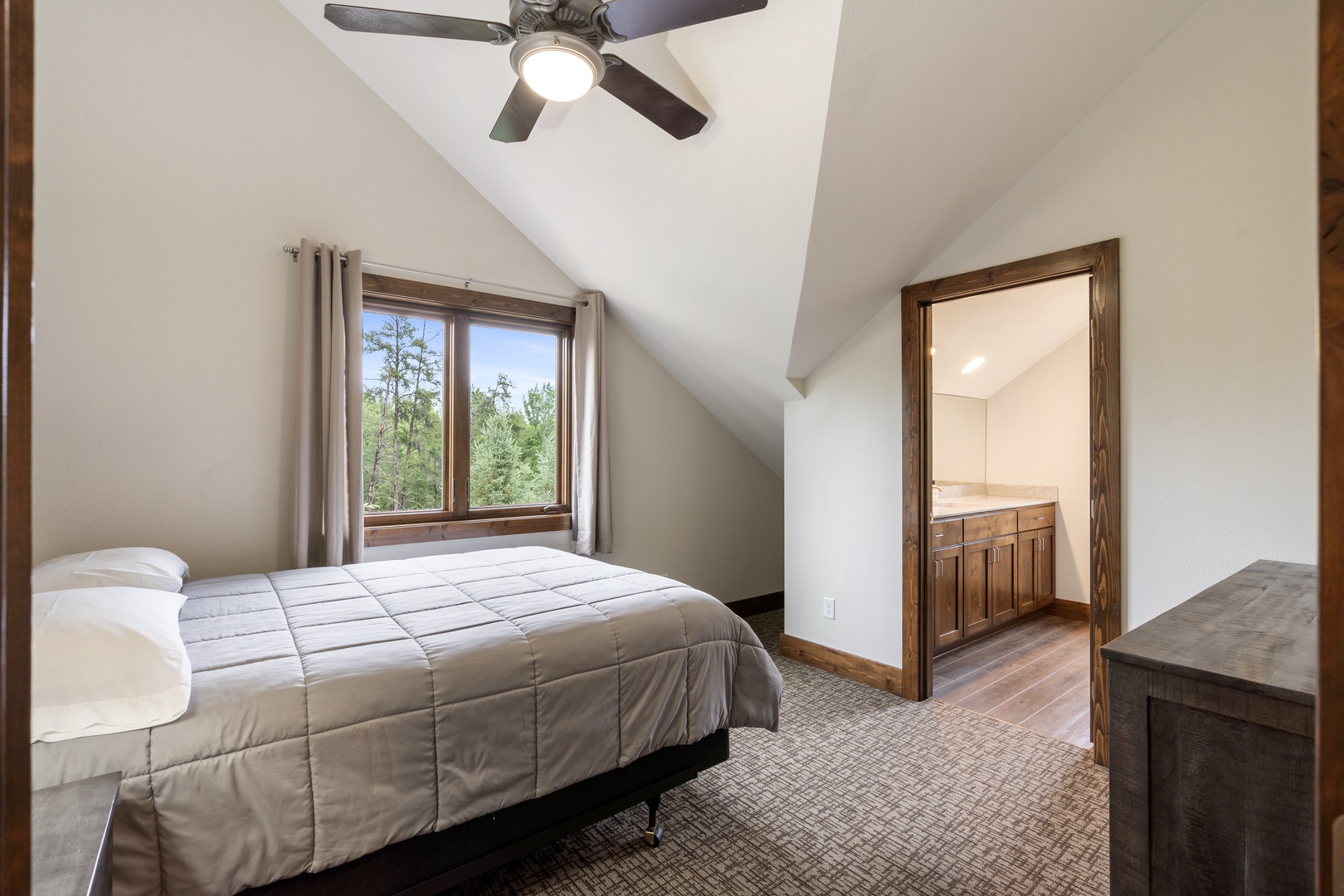 Second Bedroom - Queen- Ensuite