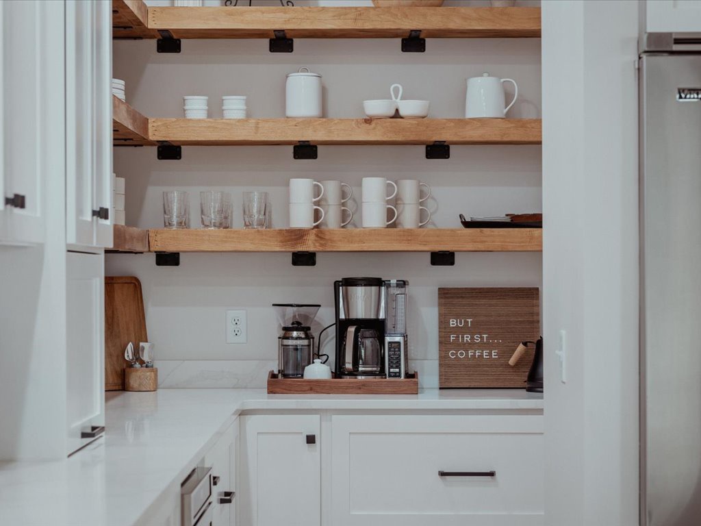 Coffee station/butlers kitchen