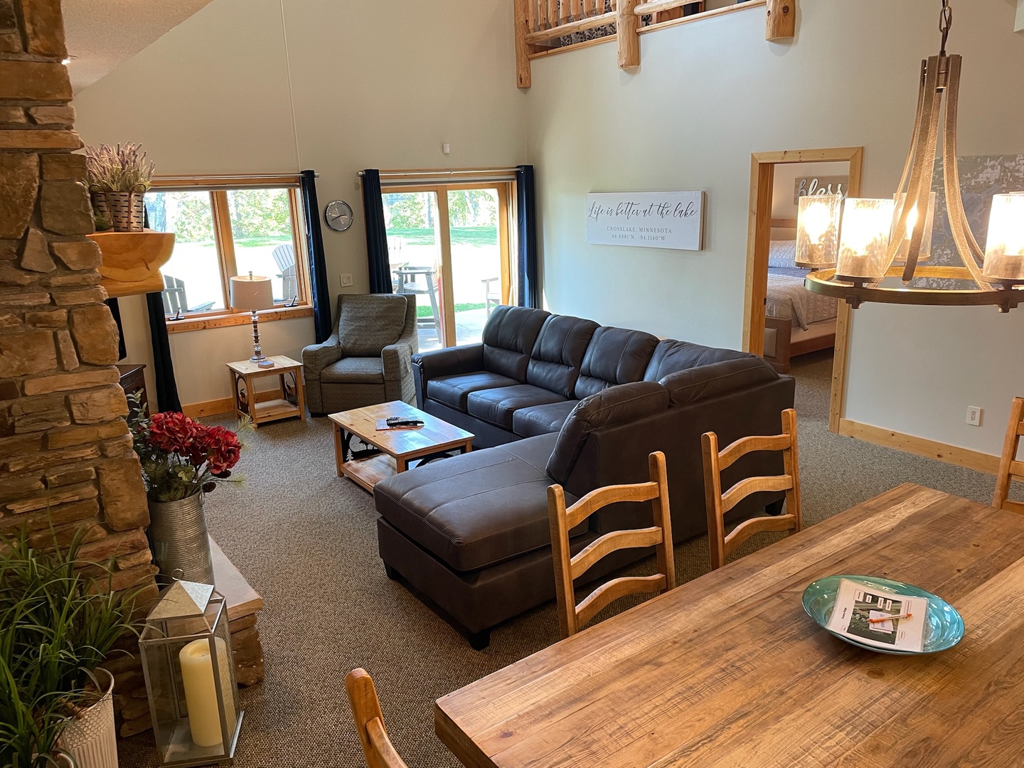 Living room and direct access to lawn/lake