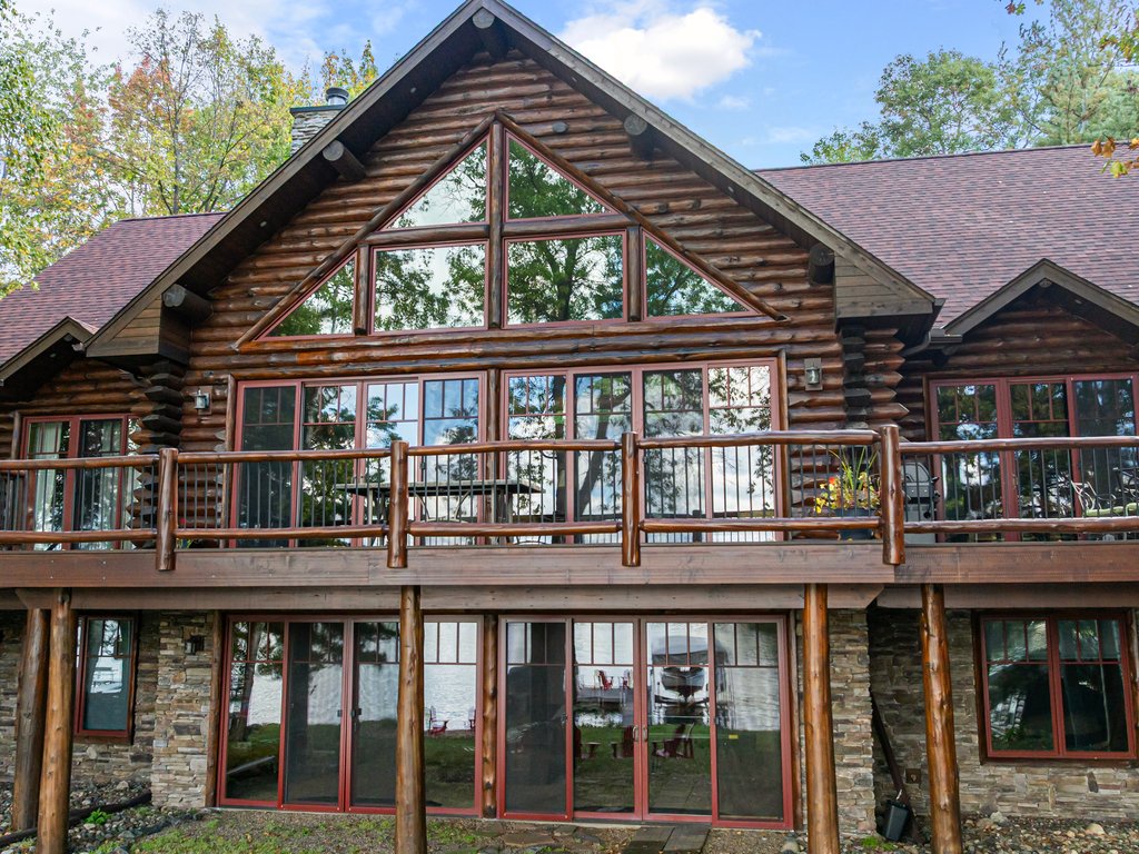 Upper Level Deck/ Lower Level Access