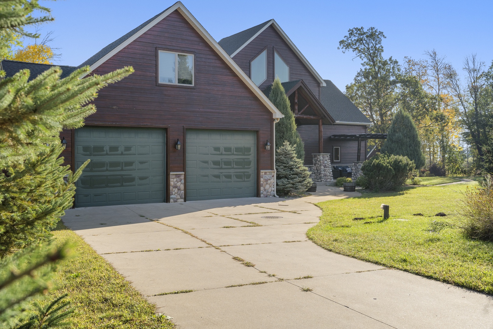 Parking for up to 3 vehicles