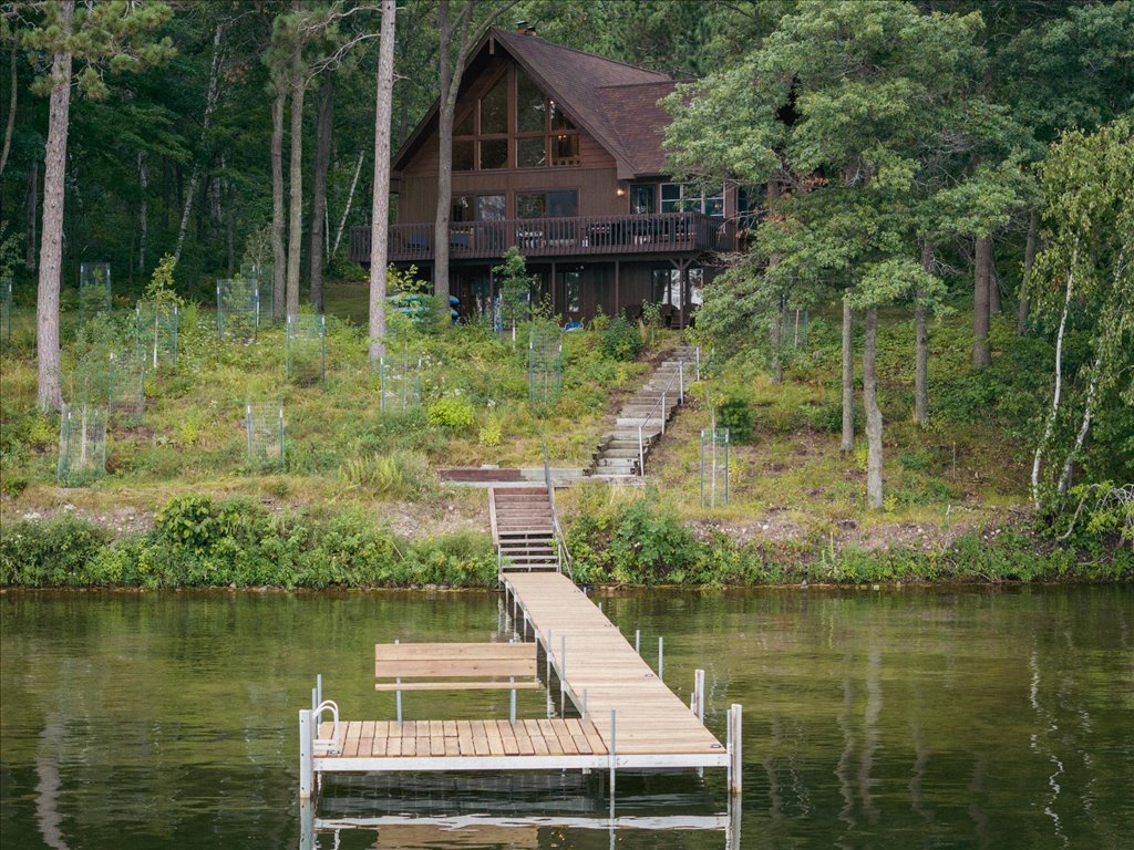 Lakeside and Dock, space for boat