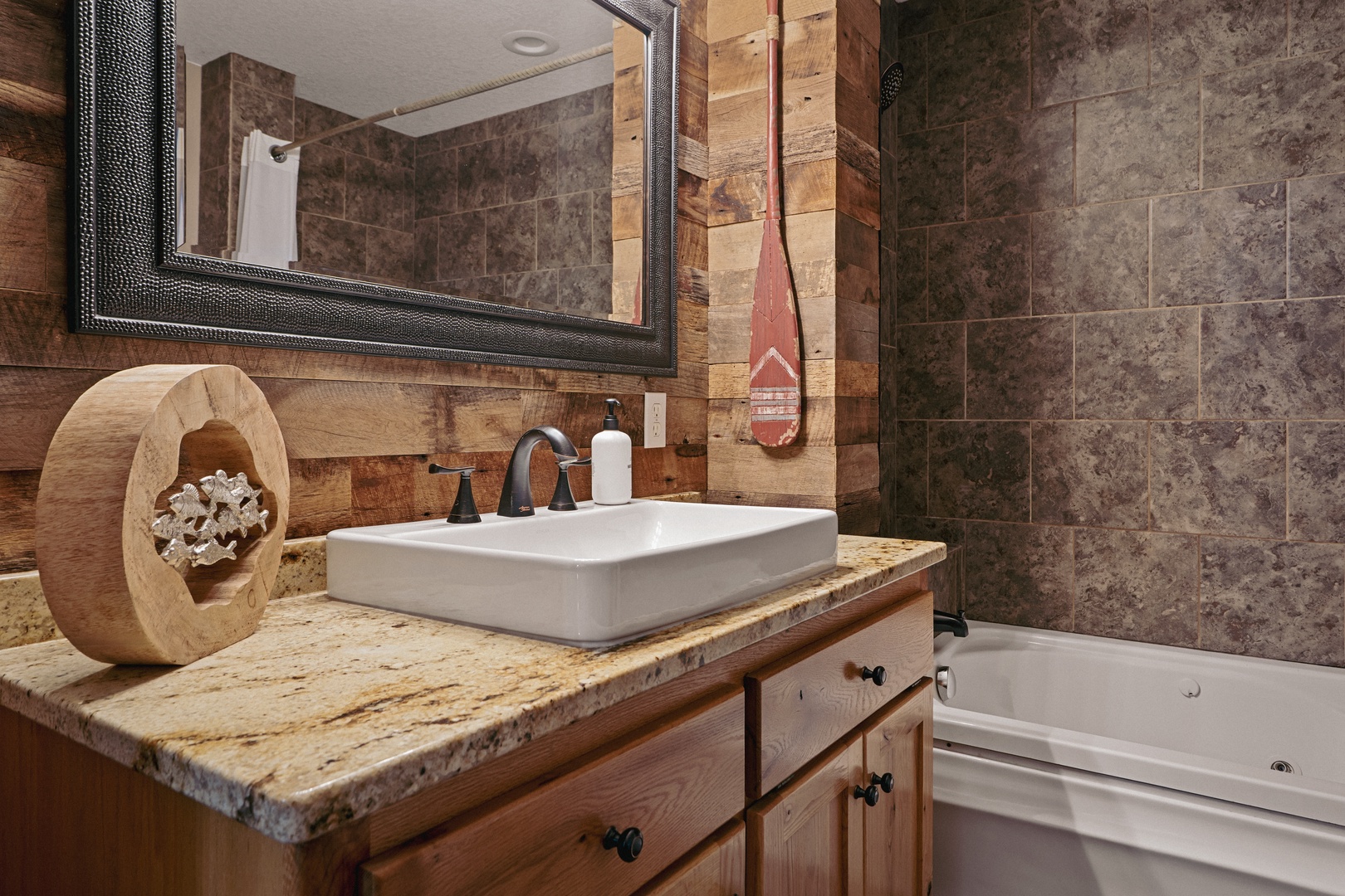 Upper level shared bathroom.