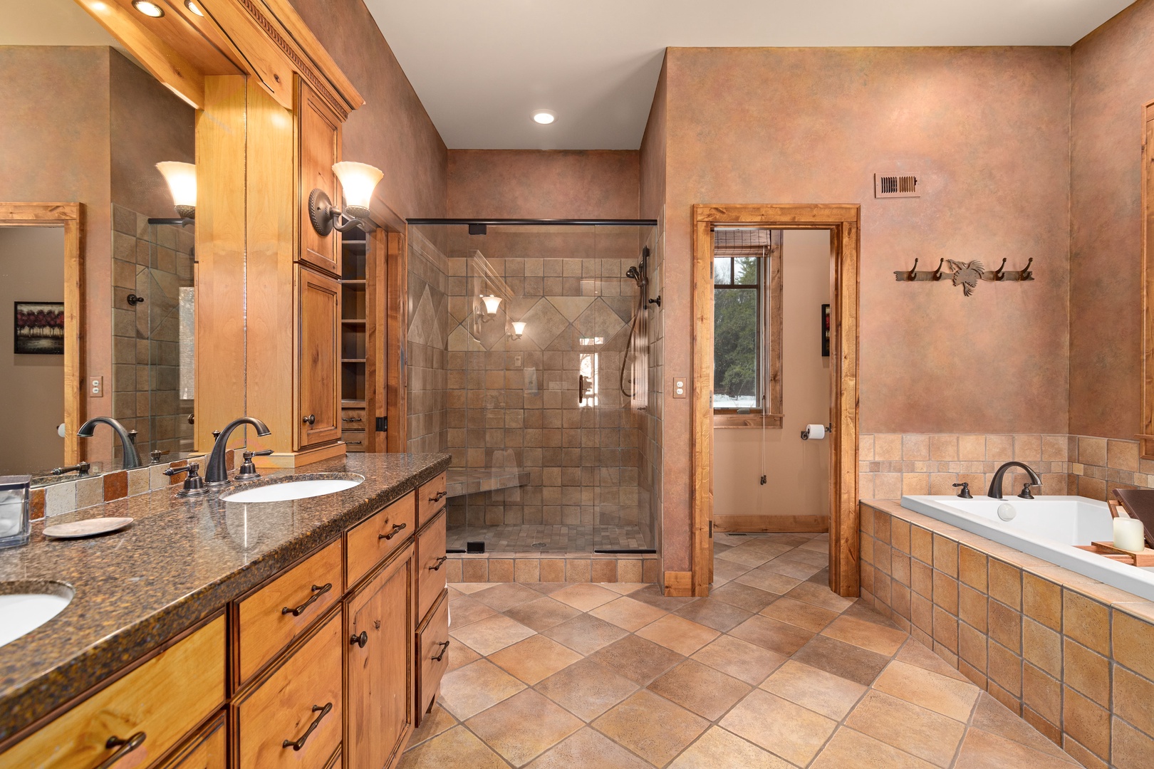 Ensuite - Main Floor